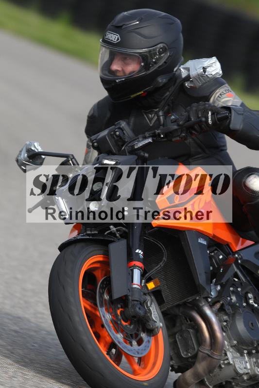 /Archiv-2025/10 23.04.2025 Cornu Master School ADR/gruen-vert/2